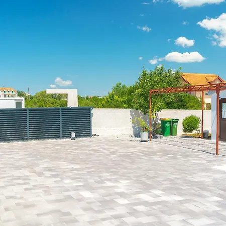 M&m By Suitesliving Villa